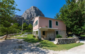  One-Bedroom Apartment in Omis  Омиш
